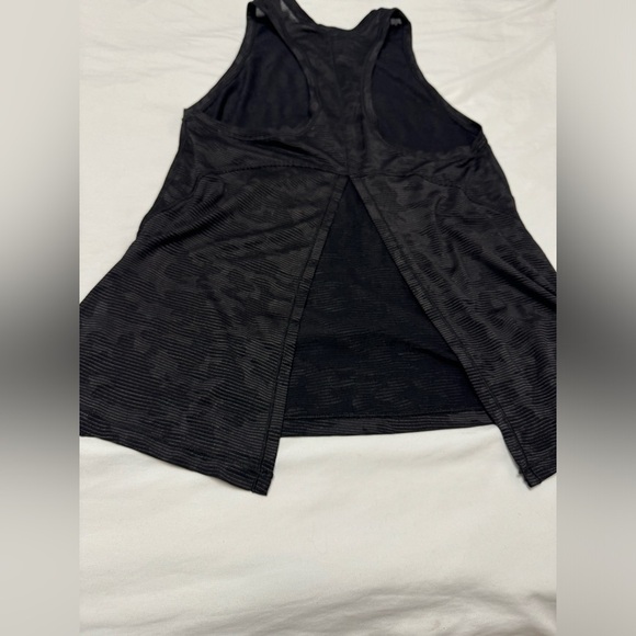 Lululemon Miles Ahead Tank - Picture 7 of 7